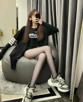 别人眼中的婷婷小宝贝想不到有男朋友也兼职